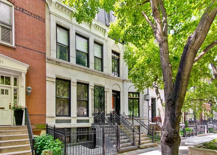 Historic Luxury Townhouse In Downtown Chicago Villa