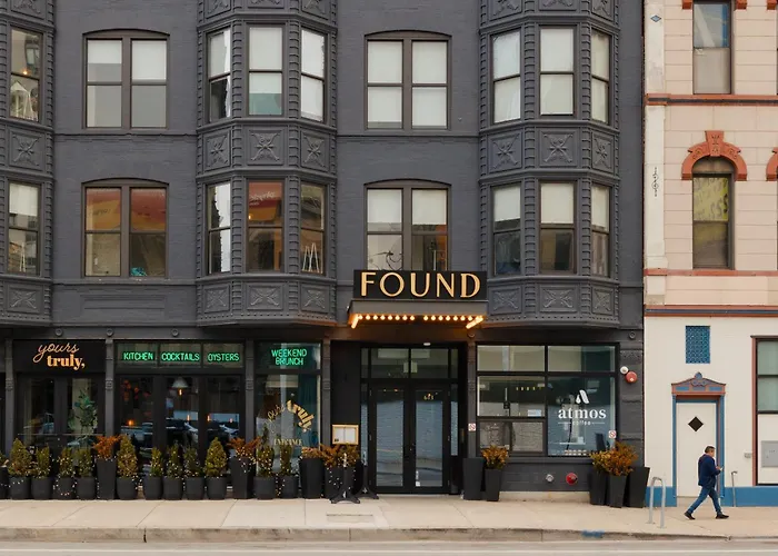 Found Hotel Chicago River North