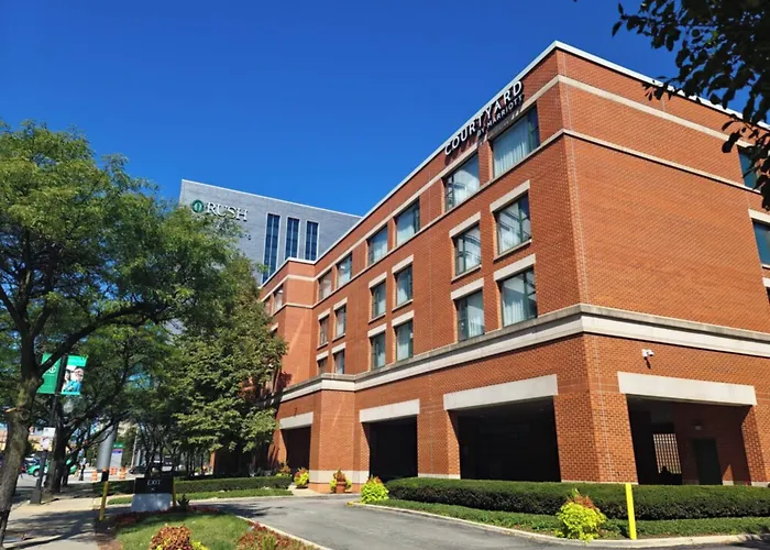 Courtyard By Marriott Chicago At Medical District-Uic Hotel