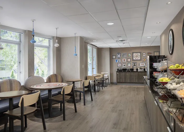 Fairfield Inn And Suites Chicago Downtown/ Magnificent Mile