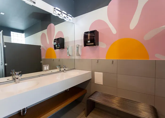 Chicago Parthenon Hostel