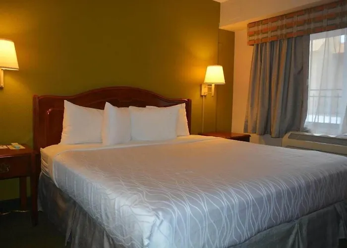 Chicago Lake Shore Hotel