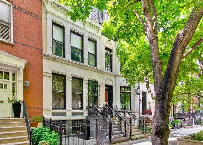Studio Flat In The Heart Of Downtown Chicago