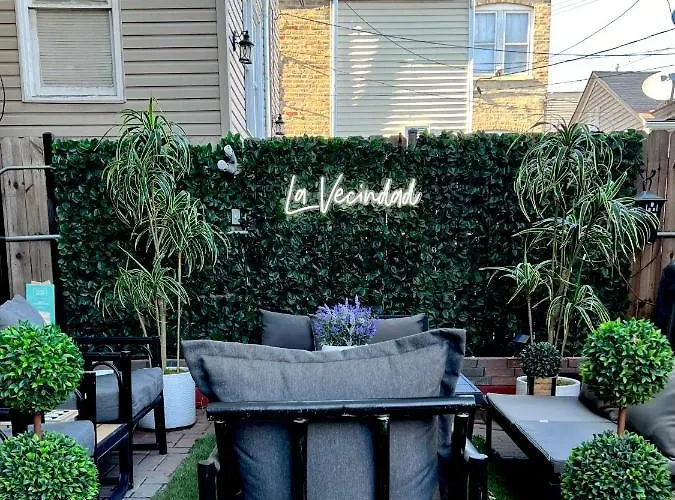 Chicago-Pilsen Boho Apartment With Free Parking - Unit C