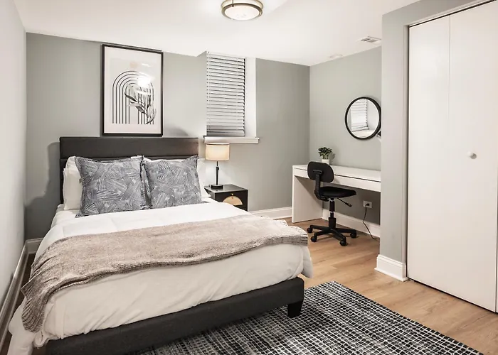 Drexel Apartments, Downtown Hyde Park