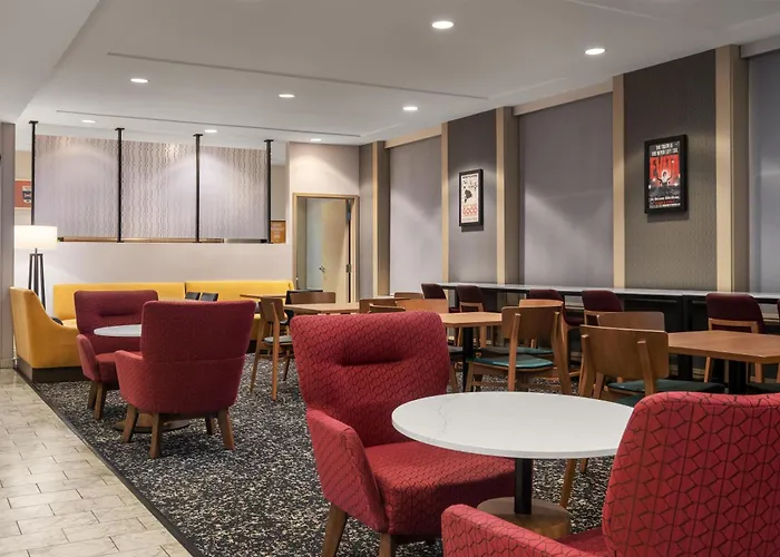 Hampton Inn Majestic Chicago Theatre District